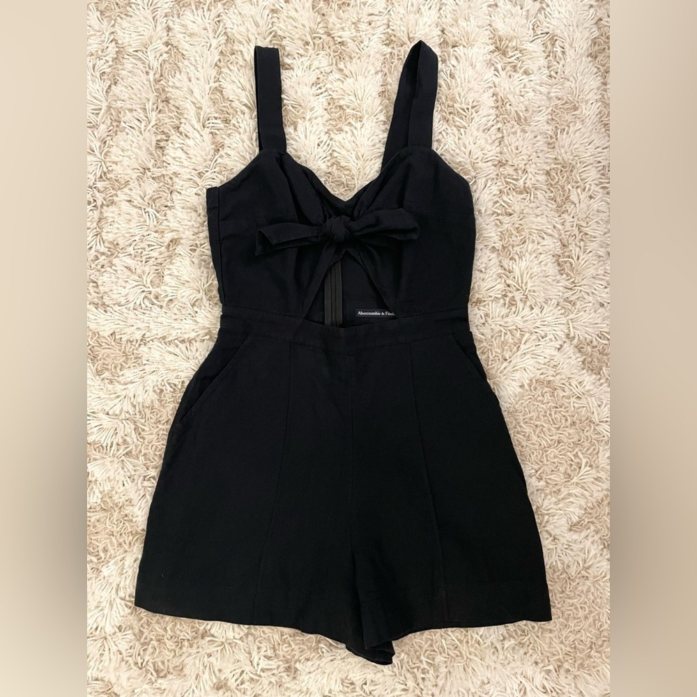 NWT Abercrombie & Fitch Black Cutout Romper Size 0 XS